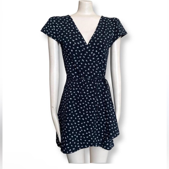 Brandy Melville OS (small) ROBBIE DRESS wrap dress - Picture 2 of 12